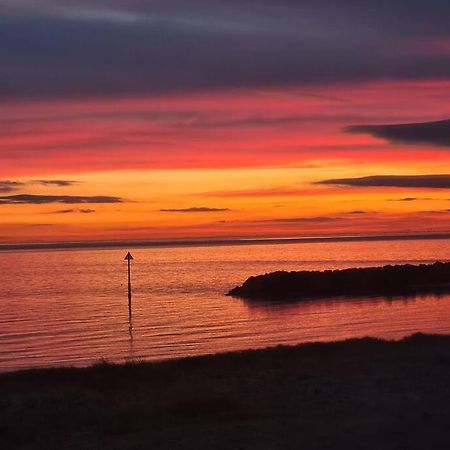 Awave From It All - Escape The City Life Jaywick Sands 外观 照片