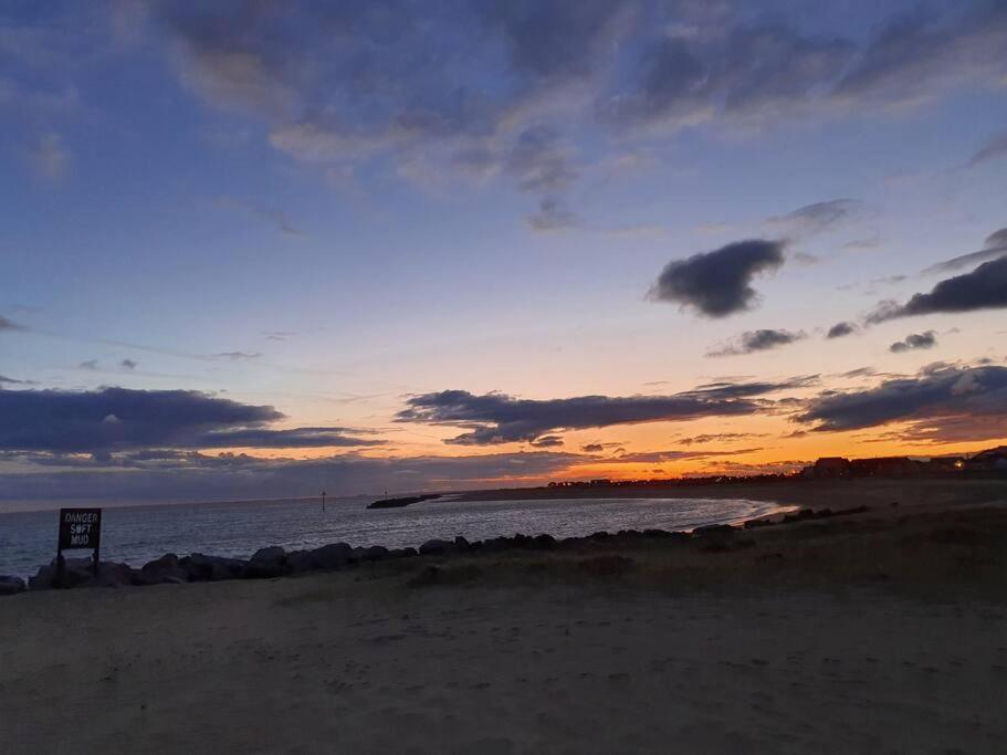 Awave From It All - Escape The City Life Jaywick Sands 外观 照片